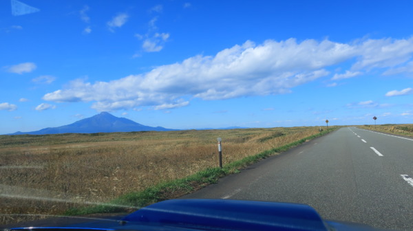 北海道・水平線と地平線が見えるオロロンラインをドライブ〜