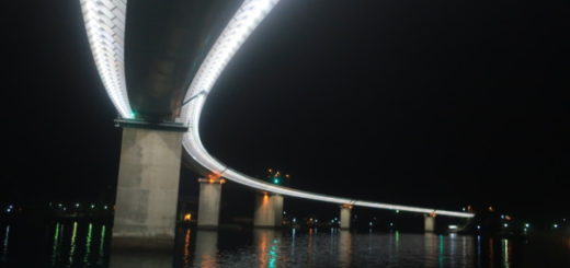 橋の下側がライトアップされる珍しい【牛深 ハイヤ大橋】熊本県