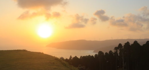 夕日と馬　都井岬　灯台　絶景スポット
